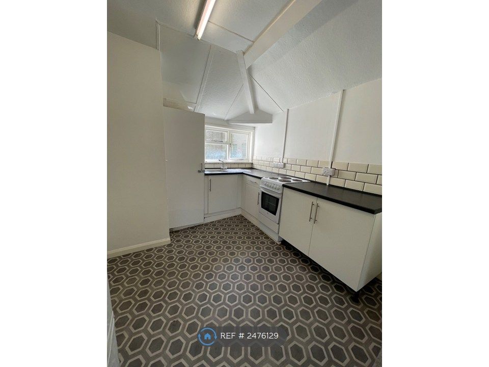 Property photo 2 of 6 Kitchen