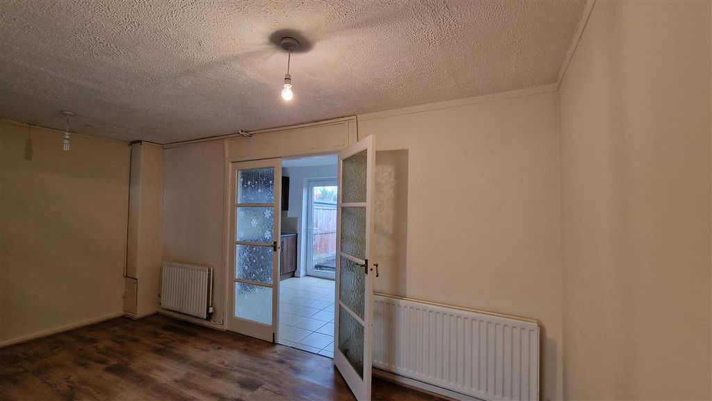 Property photo 3 of 11 Dining Room
