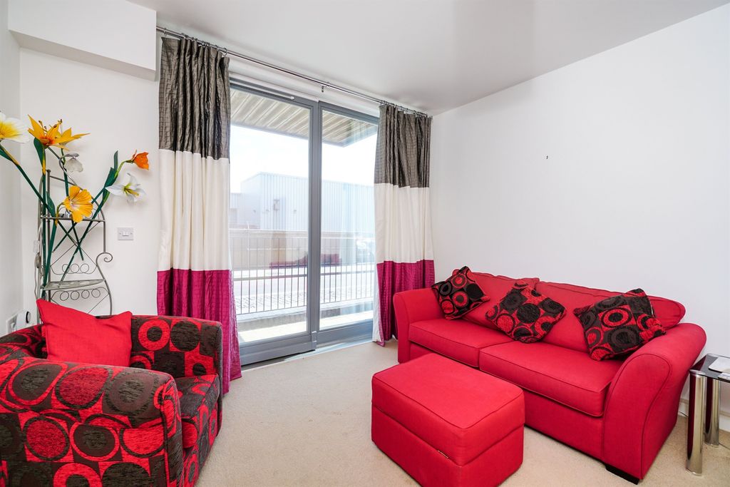 Property photo 3 of 14