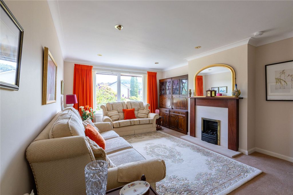 Property photo 3 of 33 Picture No. 02