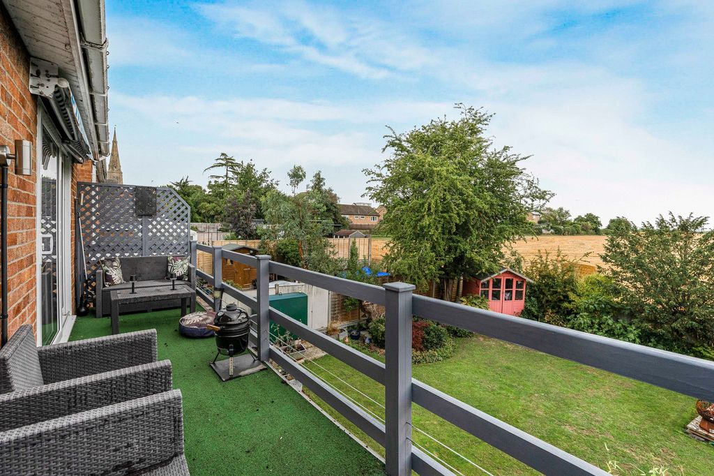 Property photo 3 of 31