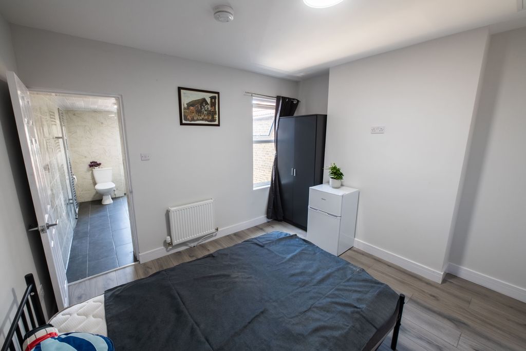 Property photo 2 of 2