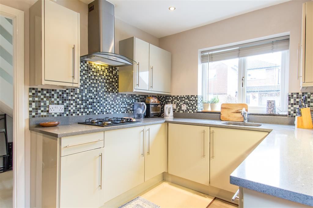 Property photo 2 of 8 Kitchen