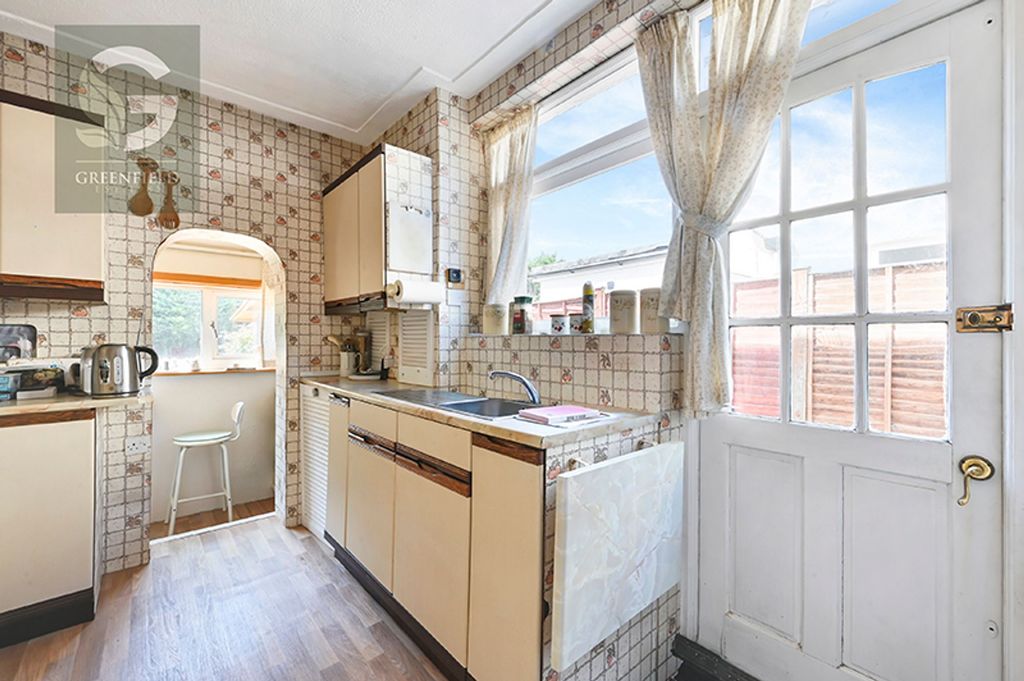 Property photo 3 of 12 Courtlands Drive, Ewell, Epsom, Kt19
