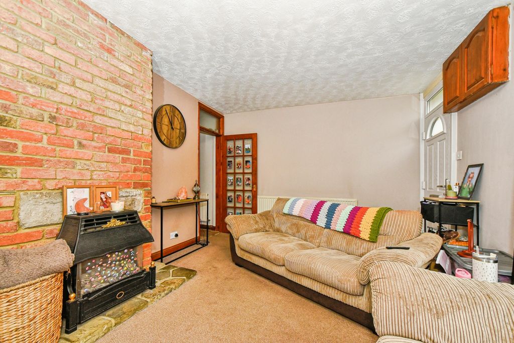 Property photo 3 of 20