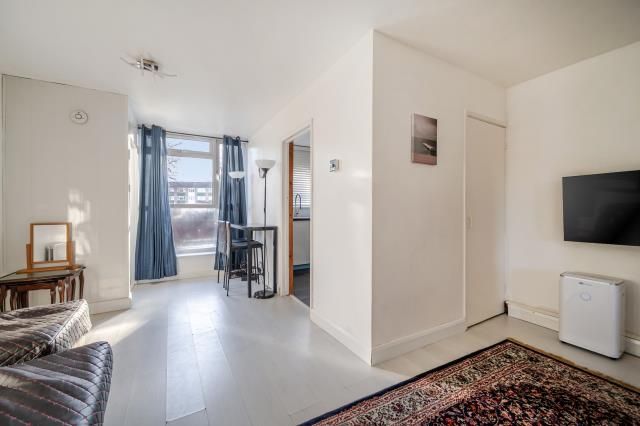 Property photo 1 of 18 Reception Room