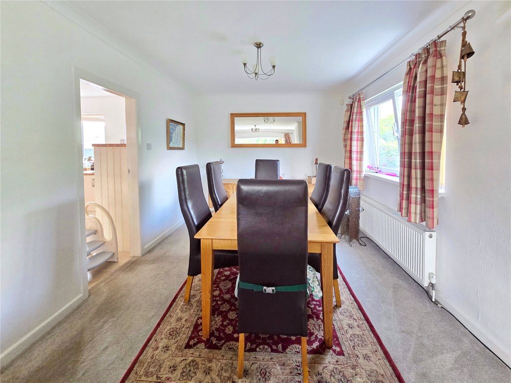 Property photo 3 of 25 Dining Room