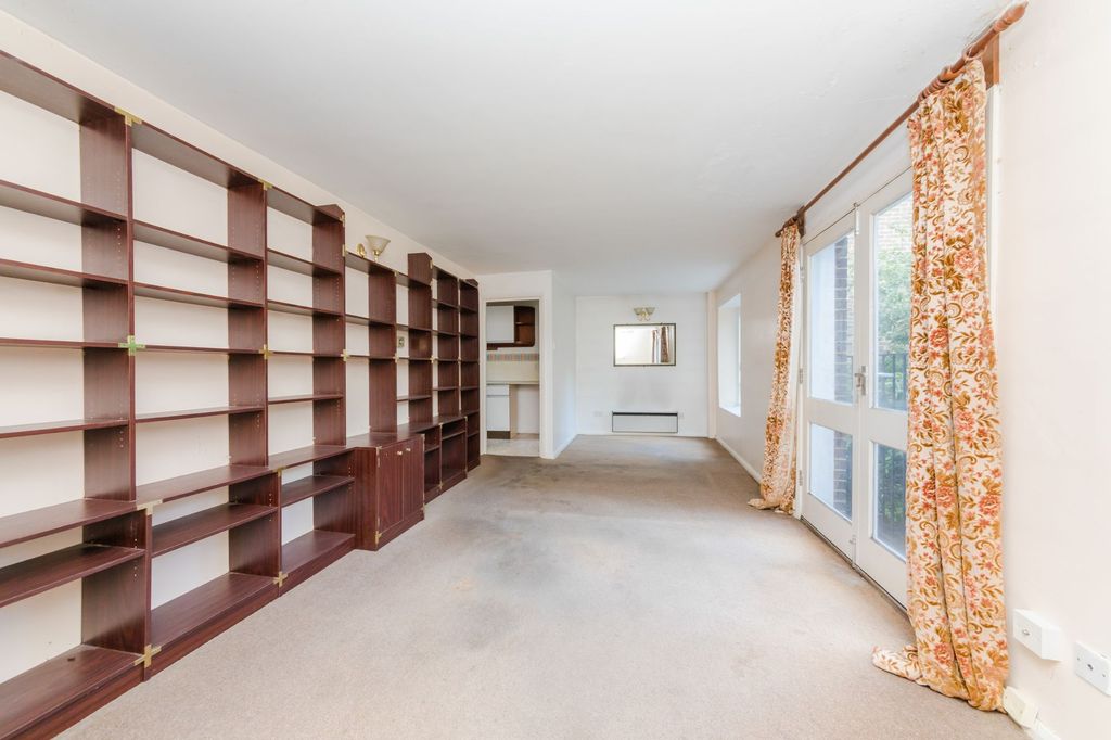 Property photo 3 of 12