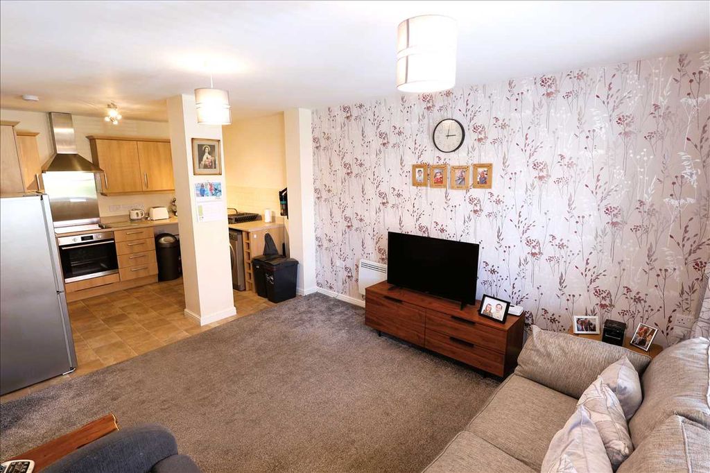 Property photo 3 of 11