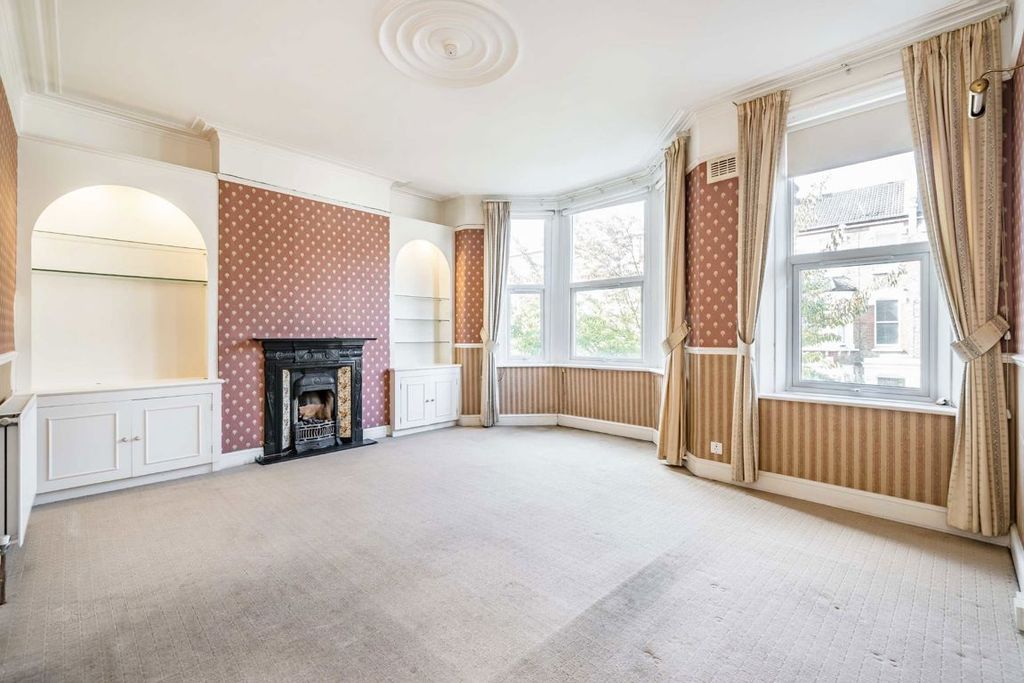 Property photo 2 of 6