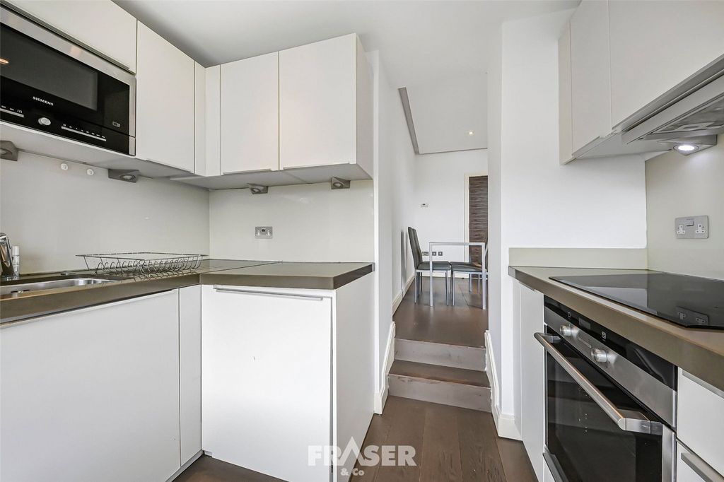 Property photo 3 of 13 Picture No. 17