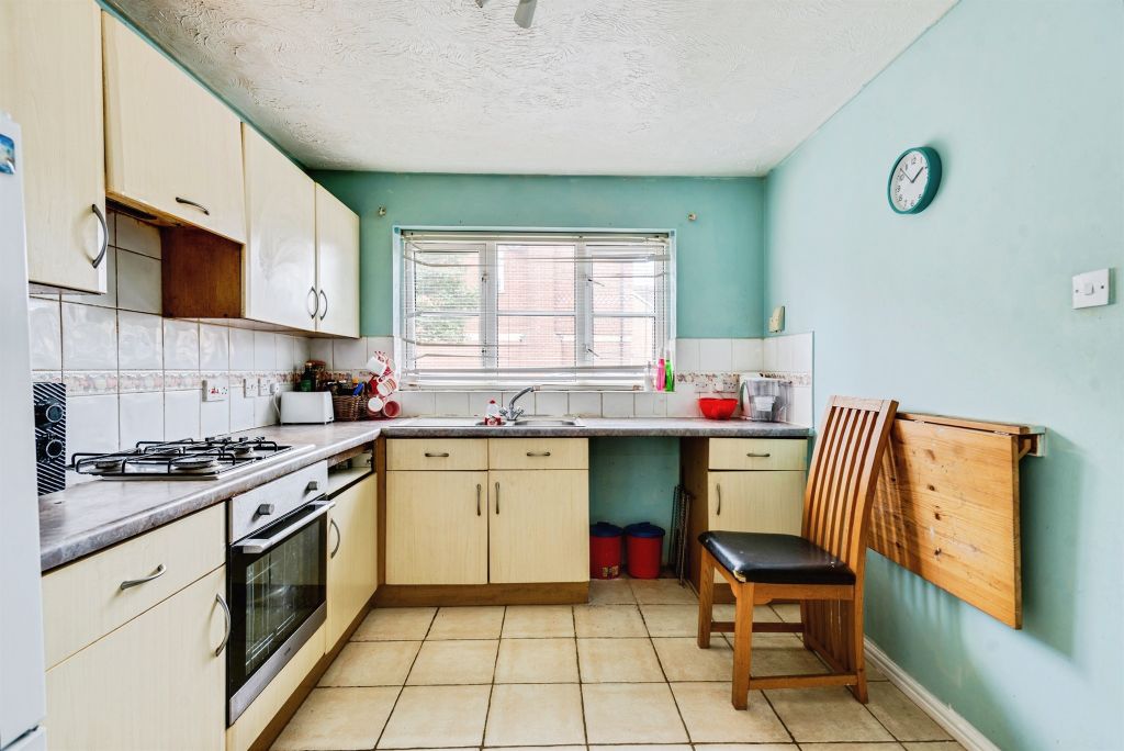 Property photo 2 of 12