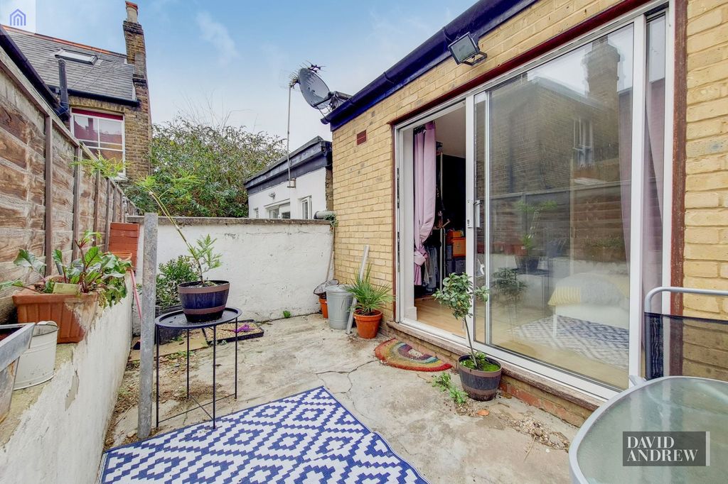 Property photo 2 of 10