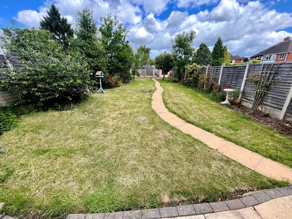 Property photo 2 of 10 Garden