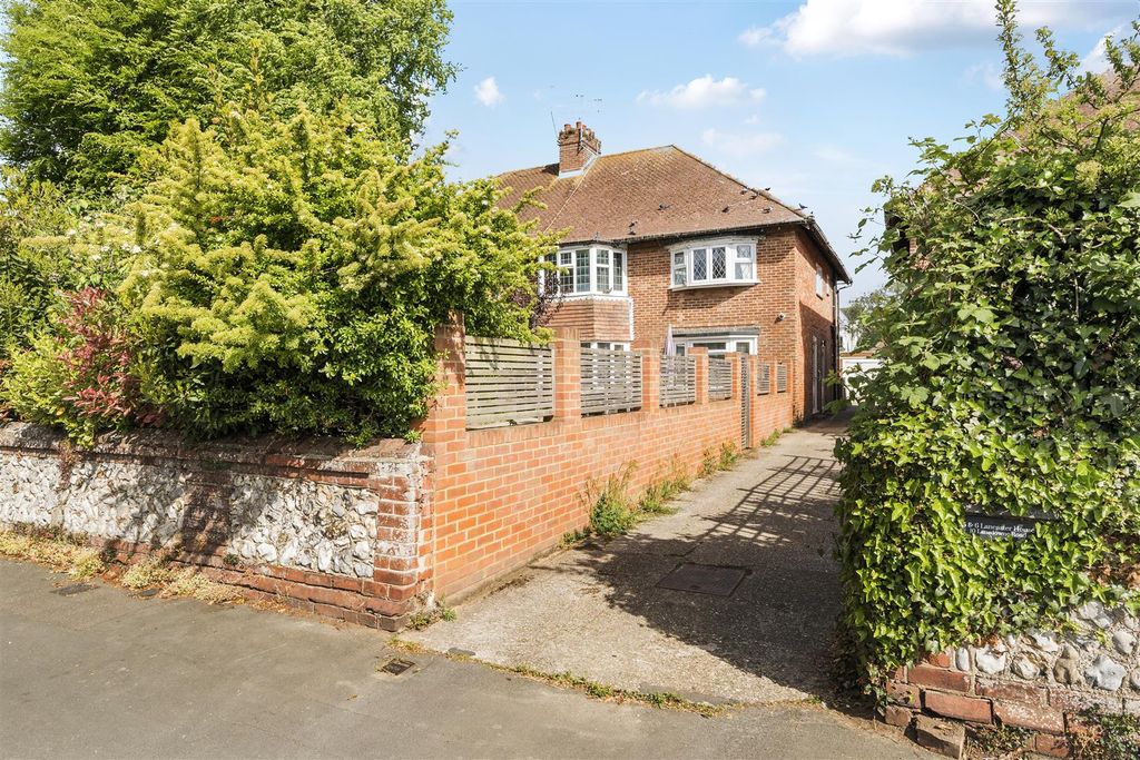 Property photo 1 of 12 For Sale By Aspire Residential - Lancaster House