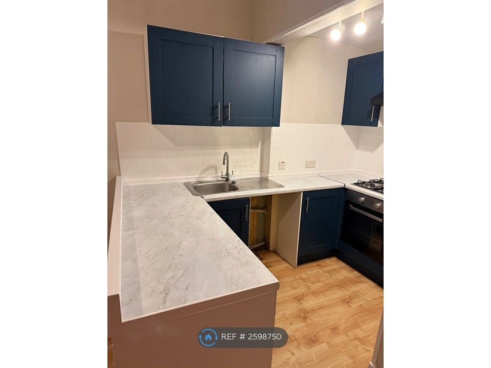 Property photo 2 of 31