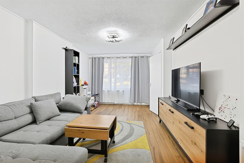 Property photo 3 of 14