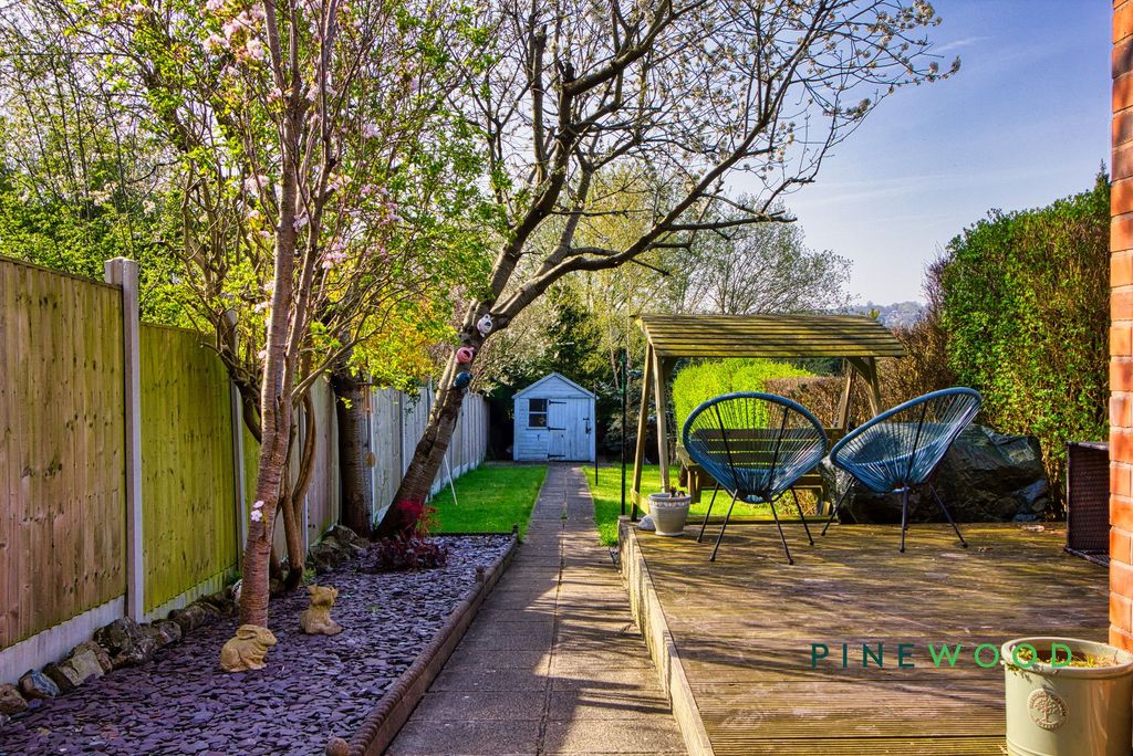 Property photo 2 of 23 Garden