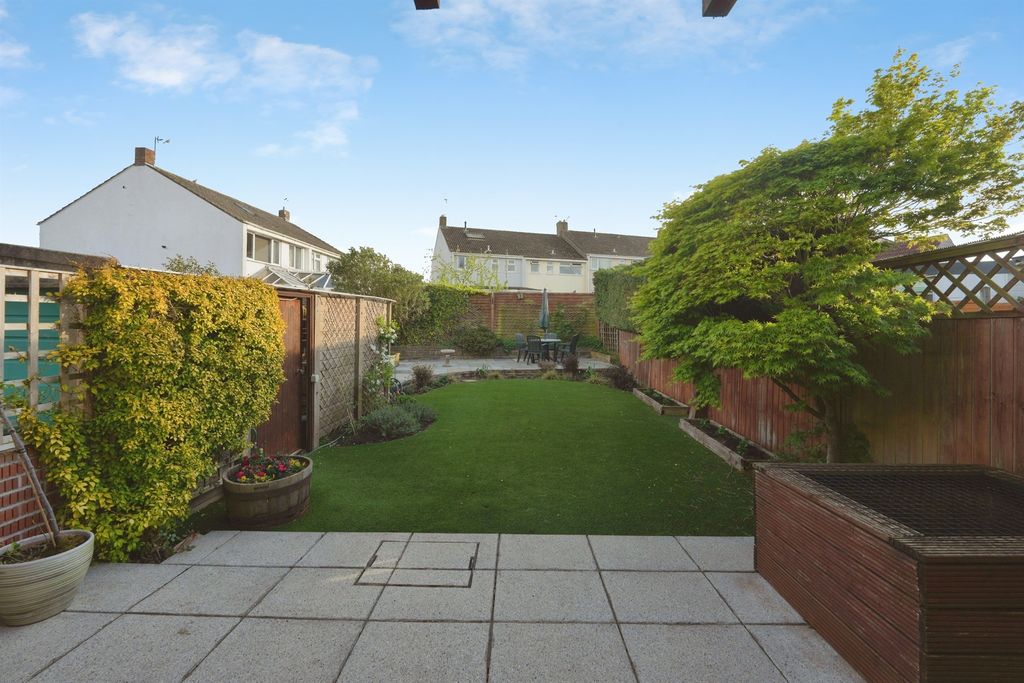 Property photo 2 of 13