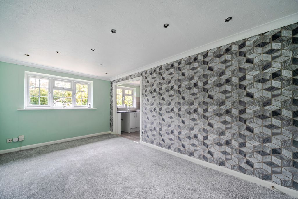 Property photo 2 of 18 1512859-5-6A91A21...