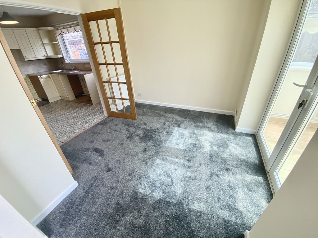 Property photo 3 of 15 Dining Room
