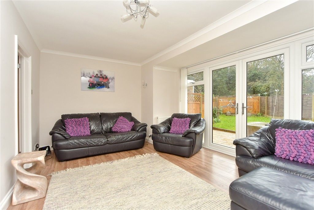 Property photo 2 of 13 Lounge