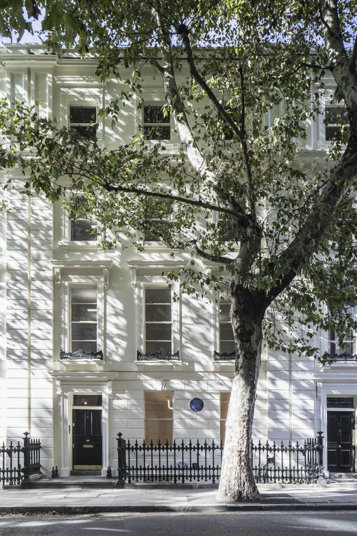 Property photo 2 of 12 External