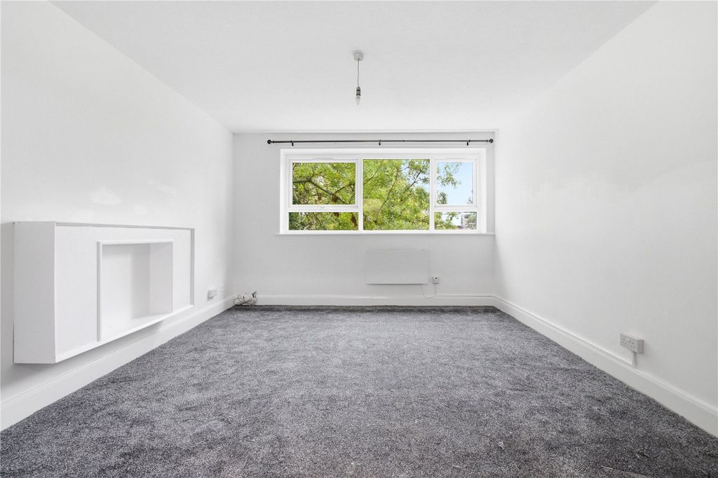 Property photo 1 of 15 Picture No. 02