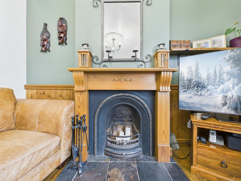 Property photo 3 of 13 Cam02435G0-Pr0130-Still015.Jpg