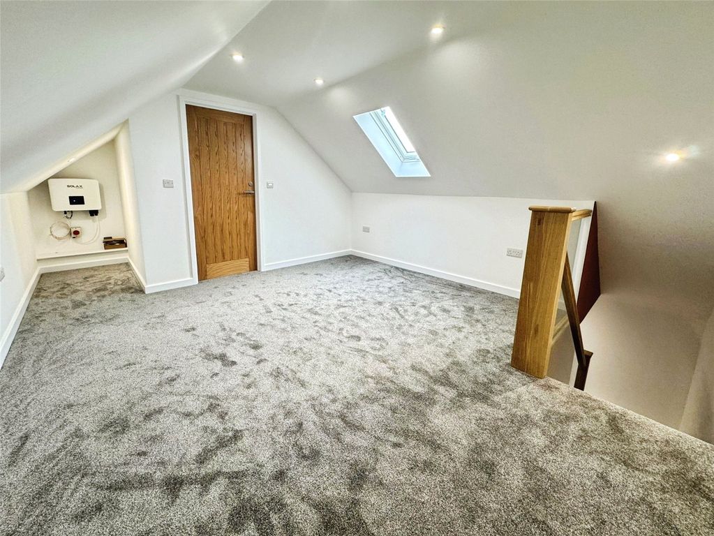 Property photo 2 of 20 Bedroom 1