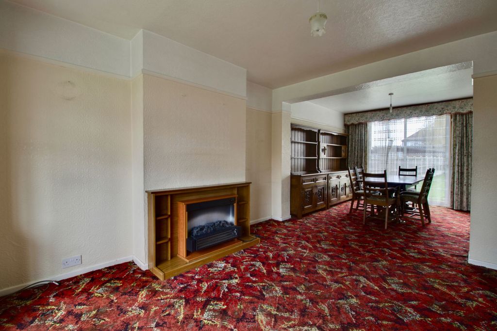 Property photo 3 of 28