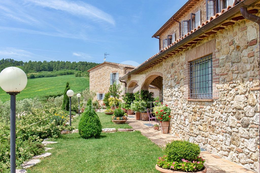 Property photo 1 of 74