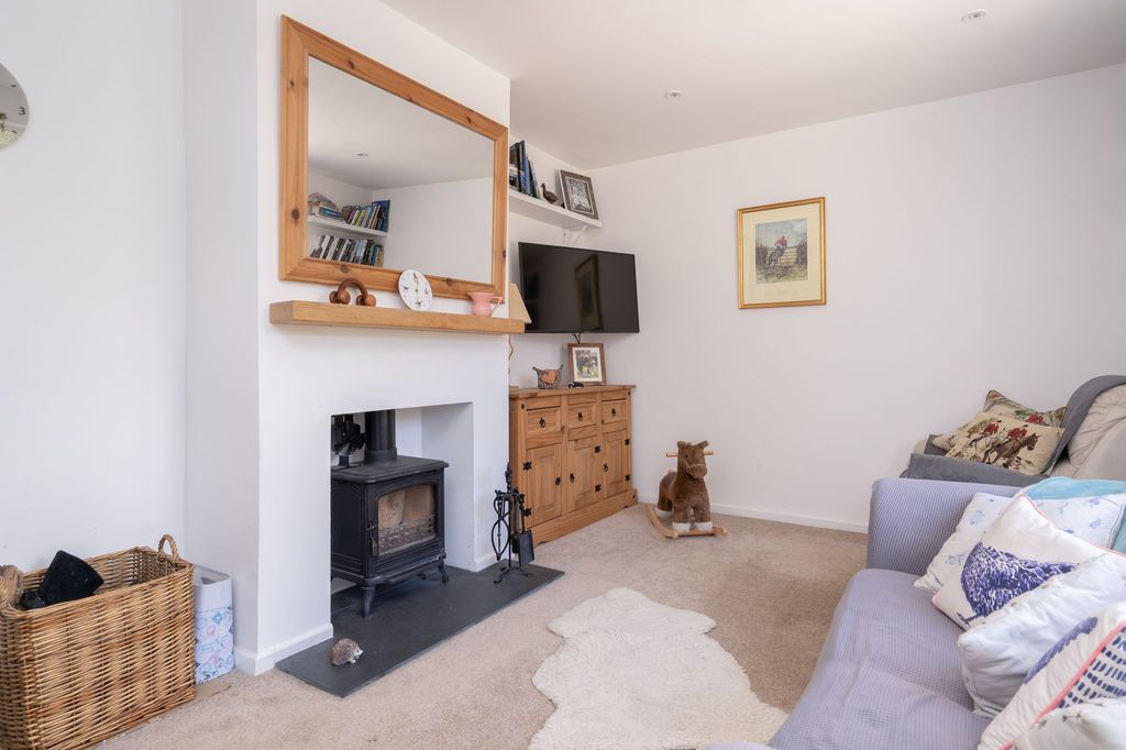 Property photo 3 of 14 Sitting Room