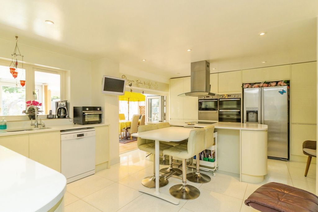 Property photo 2 of 20 Pbox-Img.Jpg