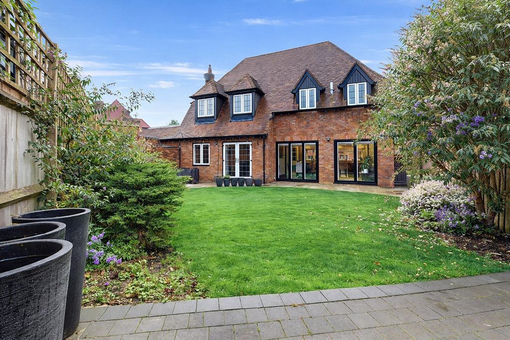 Property photo 2 of 33 4C93E692-D176-4DC1-A104-C465944Ac198.Png