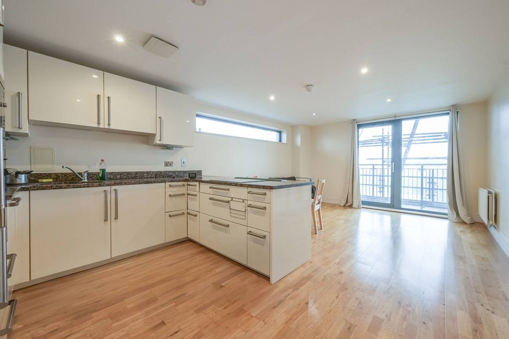 Property photo 2 of 7