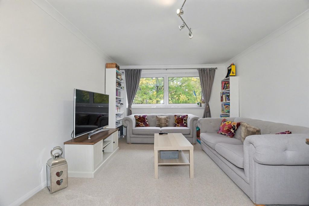 Property photo 1 of 9 Living Room