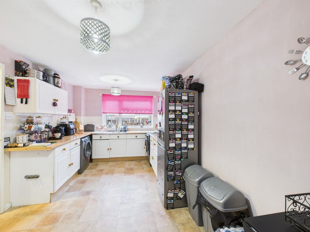 Property photo 2 of 13 4618265