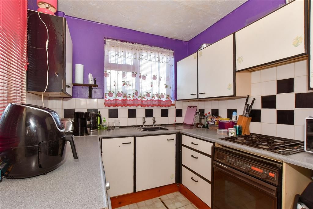 Property photo 3 of 6 Kitchen