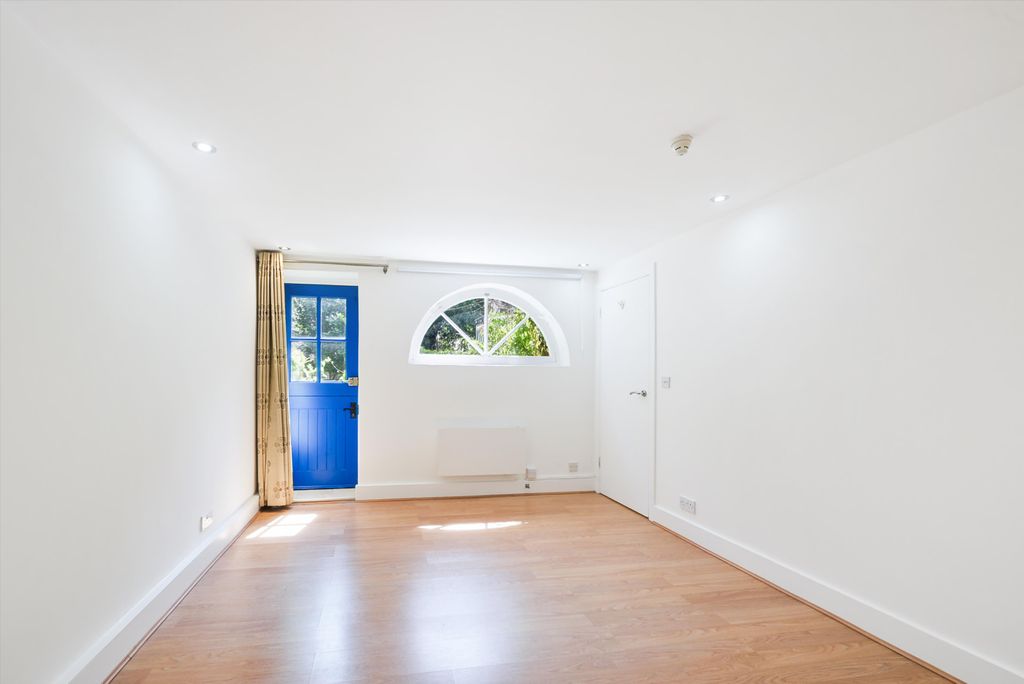 Property photo 3 of 12 Image