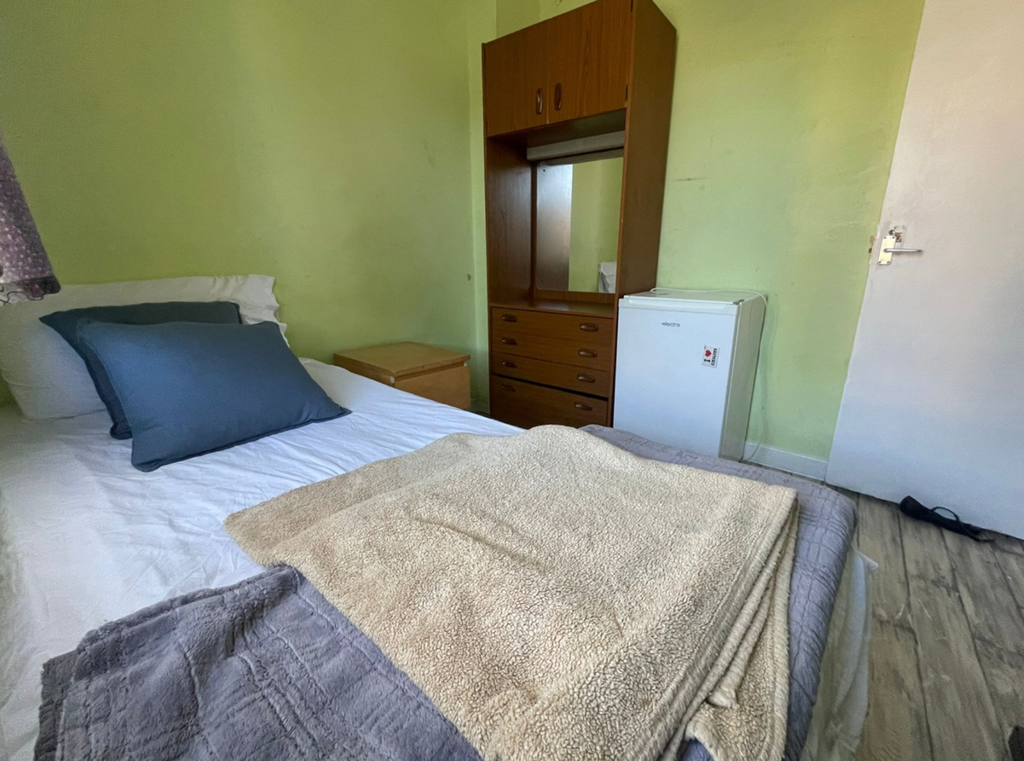 Property photo 1 of 4