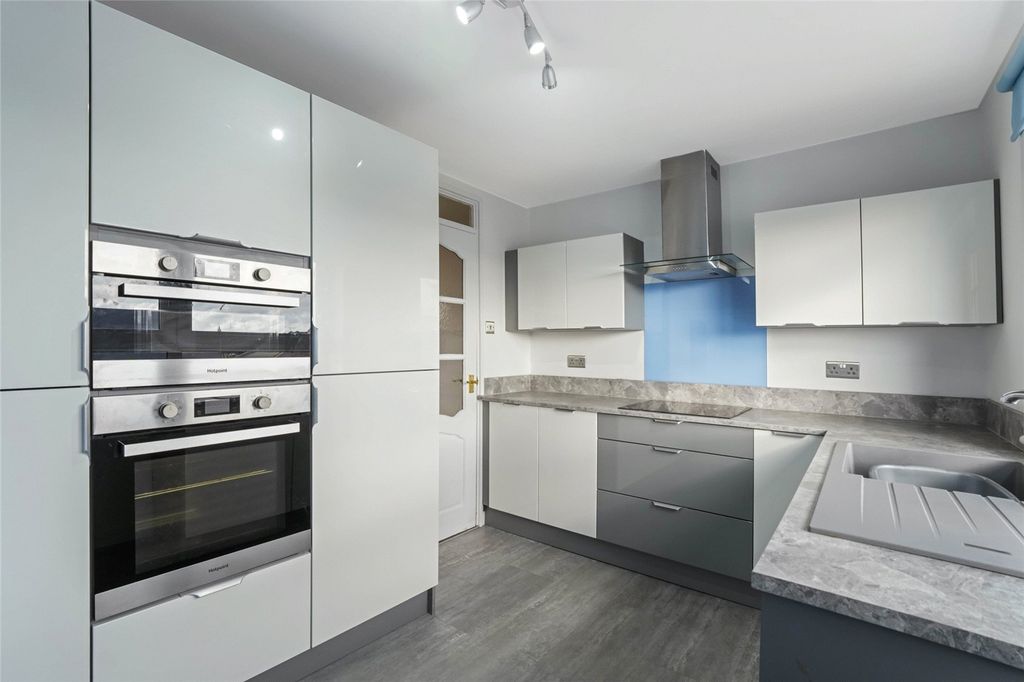 Property photo 3 of 16 Picture No. 07