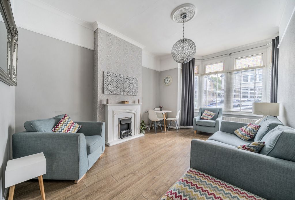 Property photo 1 of 9 1362175-17-68De8B...