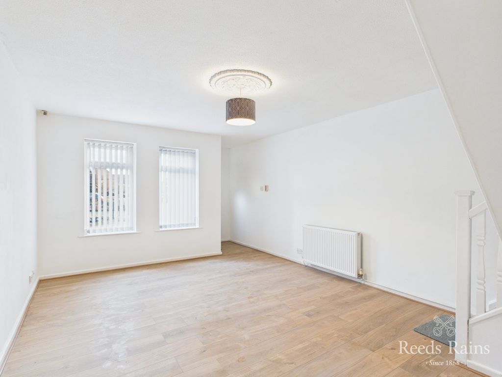 Property photo 2 of 11 Lounge