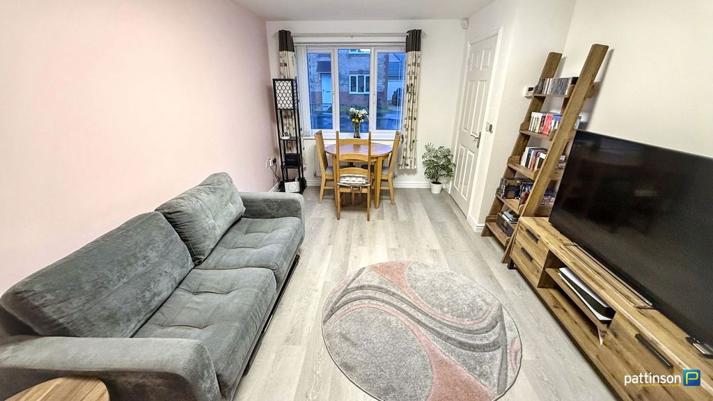 Property photo 2 of 25