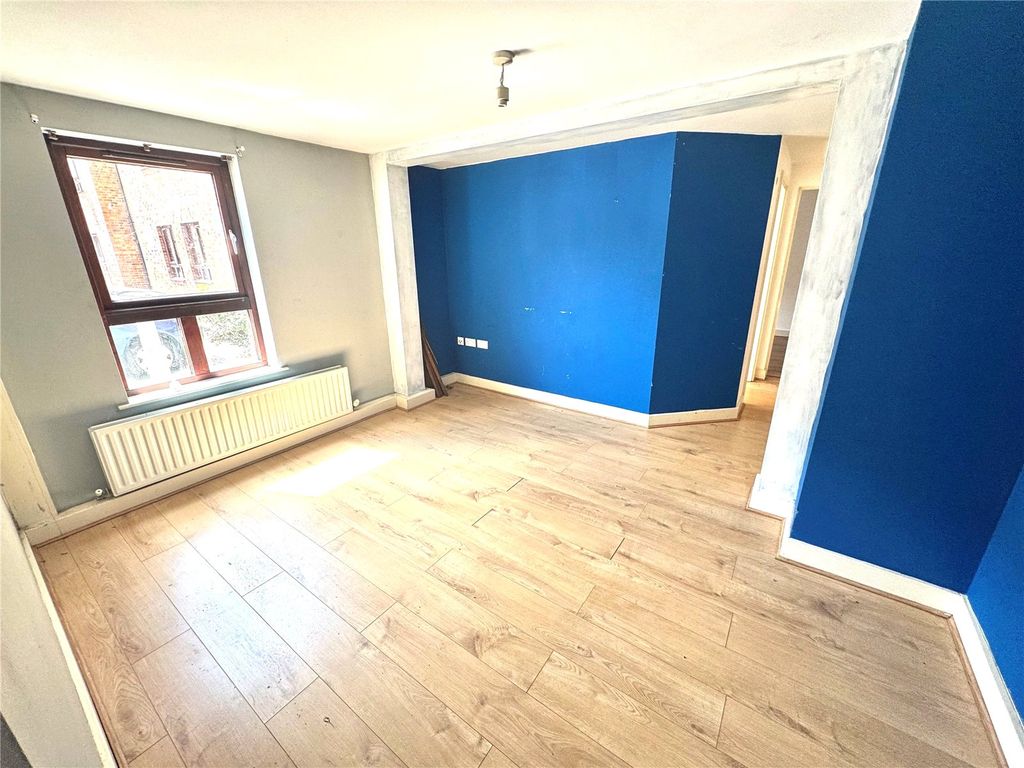 Property photo 3 of 7 Picture No. 05