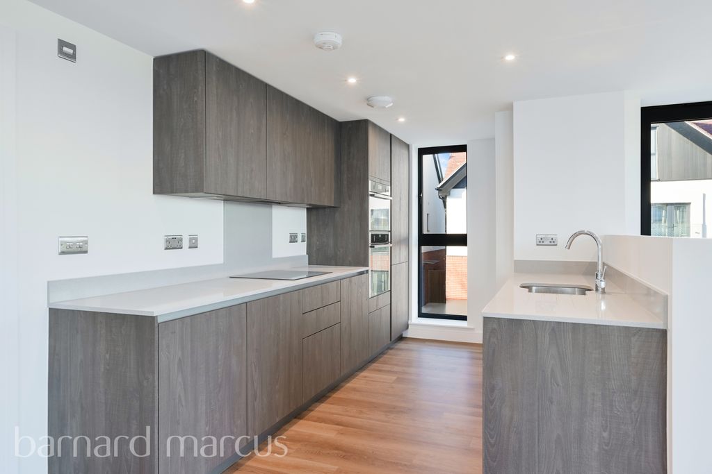 Property photo 2 of 8 Kitchen