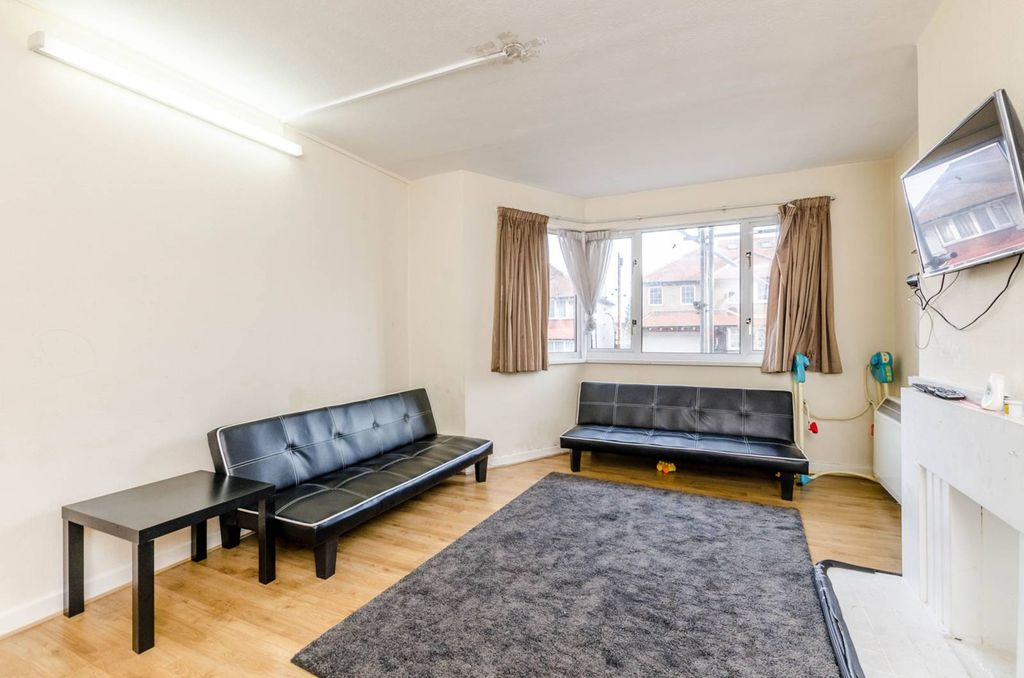 Property photo 1 of 6