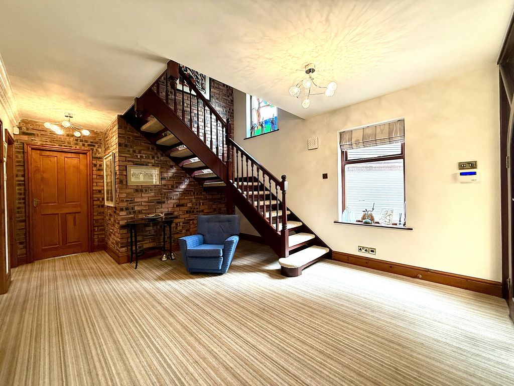 Property photo 2 of 38