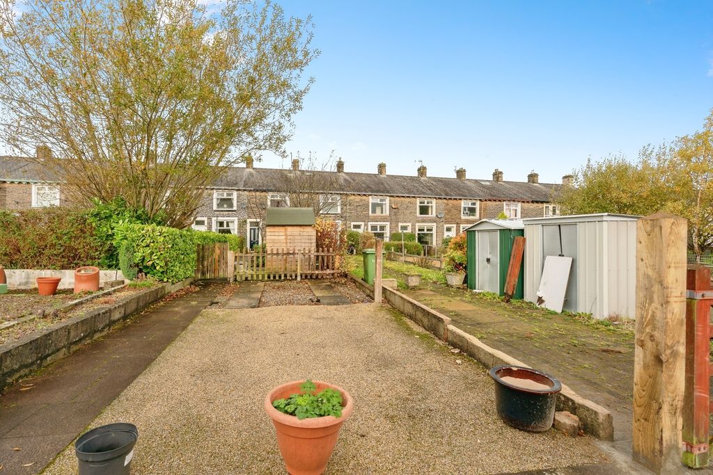 Property photo 2 of 17 Photo